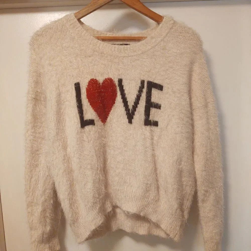 Mia Maddison LOVE Sweater Size Large